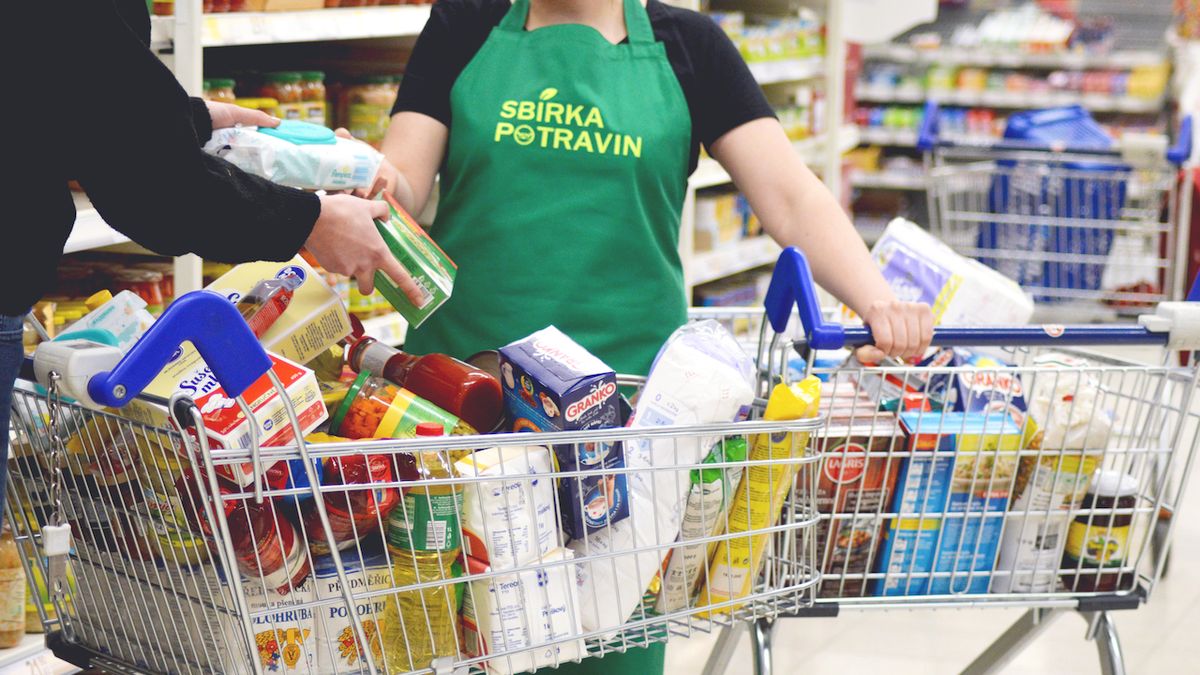 Do podzimní Sbírky potravin se zapojí rekordních 1318 obchodů po celém Česku